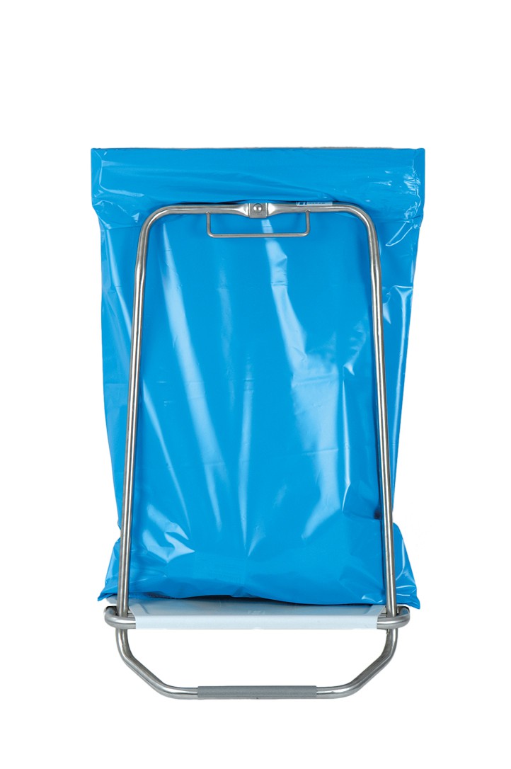 Clappy als Wandmodell mit eingespanntem Abfallsack